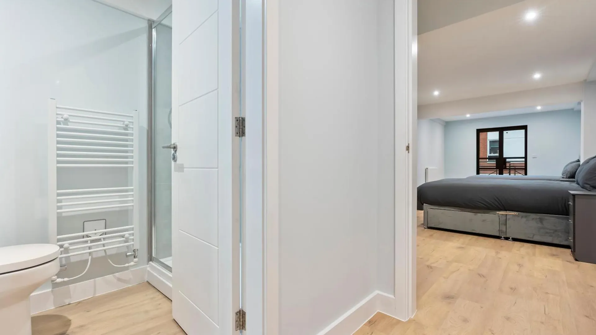 Camila'S Penthouse Central Stay Nottingham Apartment