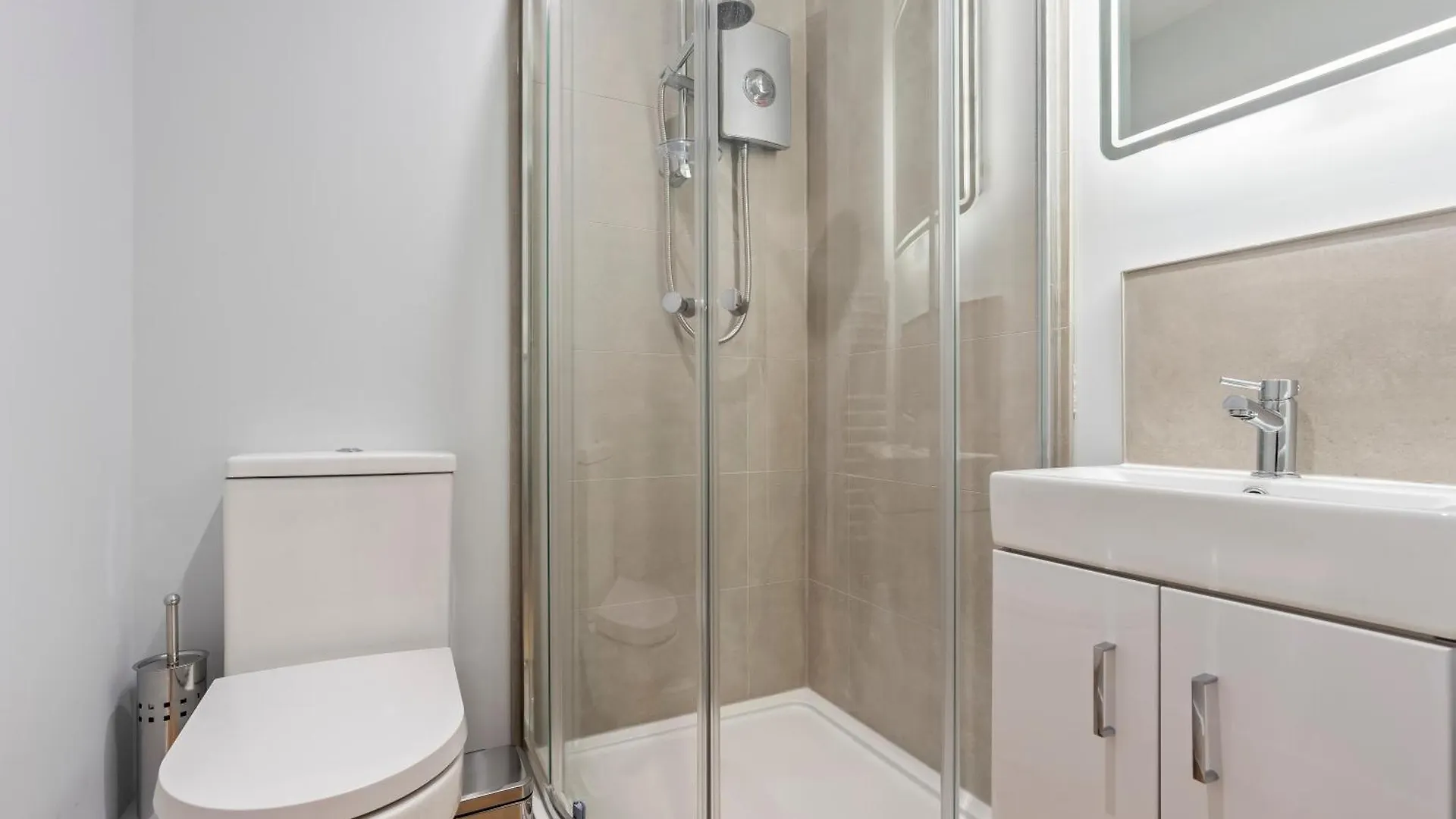 Camila'S Penthouse Central Stay Nottingham Apartment